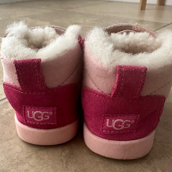 UGG pink on pink boots - Picture 2 of 7